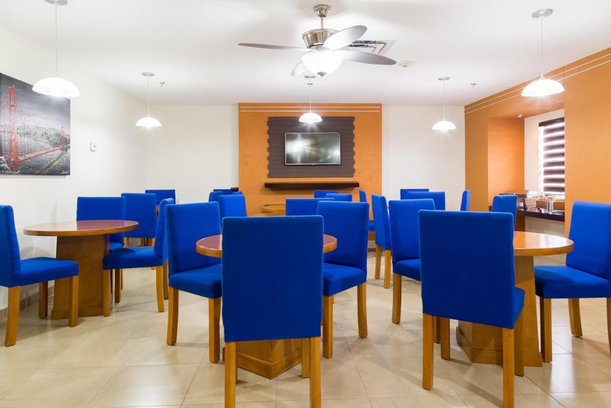 Microtel Inn And Suites By Wyndham Ciudad Juarez, Us Consulate Eksteriør billede