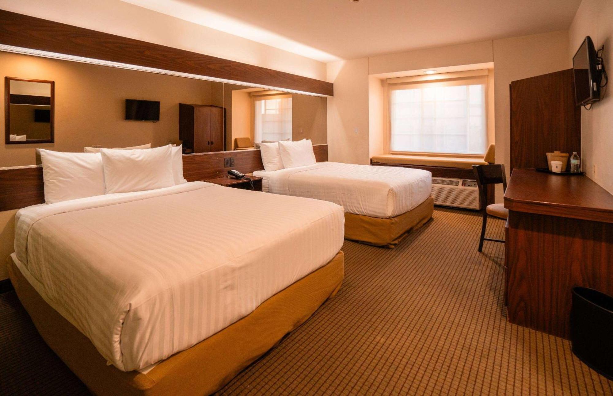 Microtel Inn And Suites By Wyndham Ciudad Juarez, Us Consulate Eksteriør billede