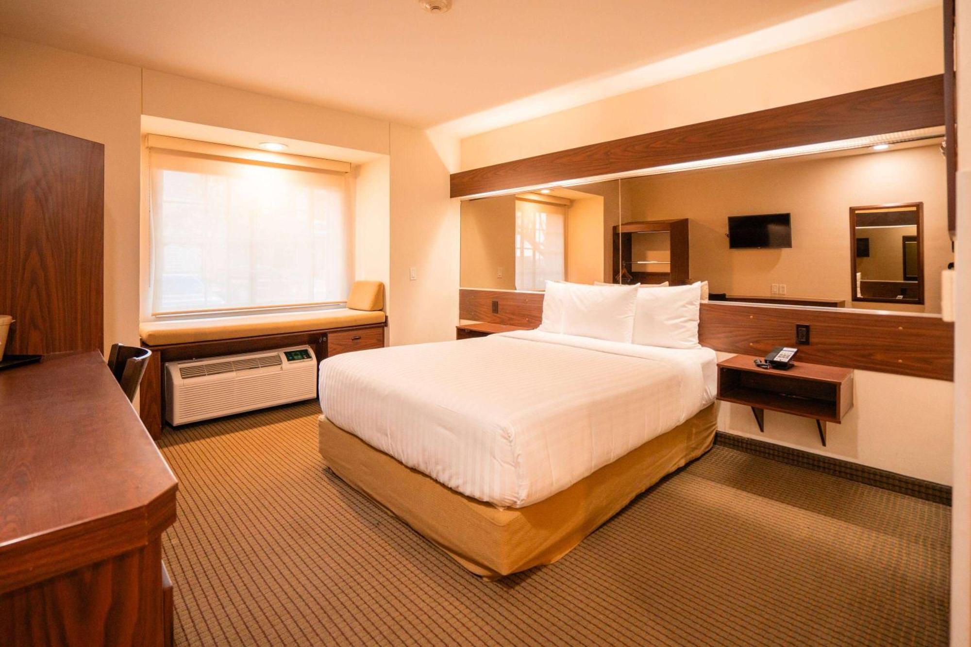 Microtel Inn And Suites By Wyndham Ciudad Juarez, Us Consulate Eksteriør billede