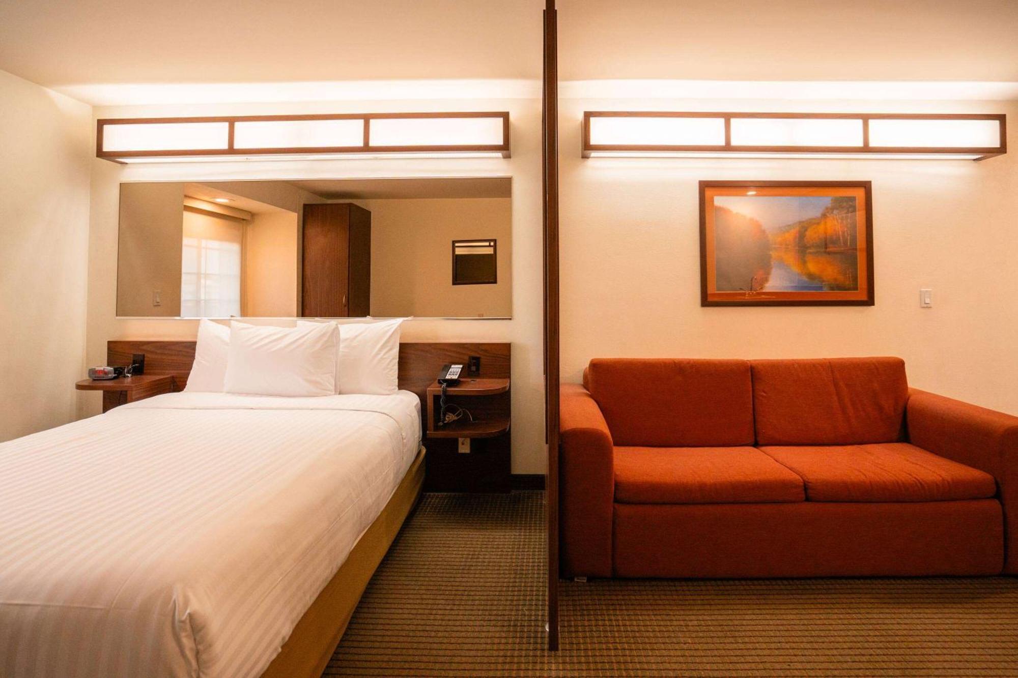 Microtel Inn And Suites By Wyndham Ciudad Juarez, Us Consulate Eksteriør billede
