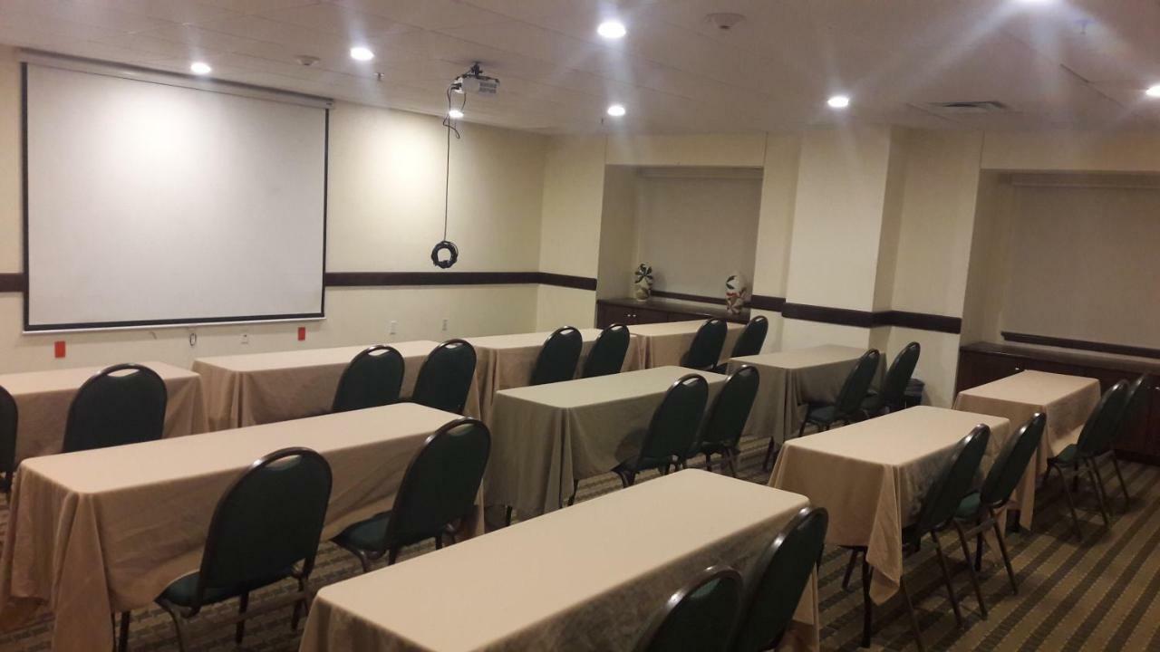 Microtel Inn And Suites By Wyndham Ciudad Juarez, Us Consulate Eksteriør billede